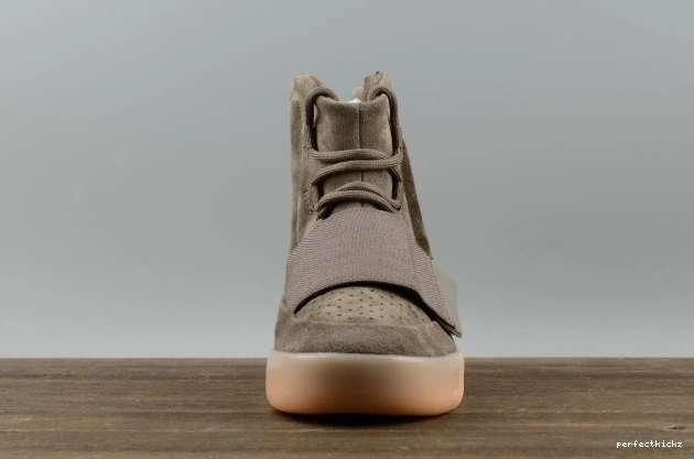 750 Yeezy adidas Brown BY2456 Boost Light 0722